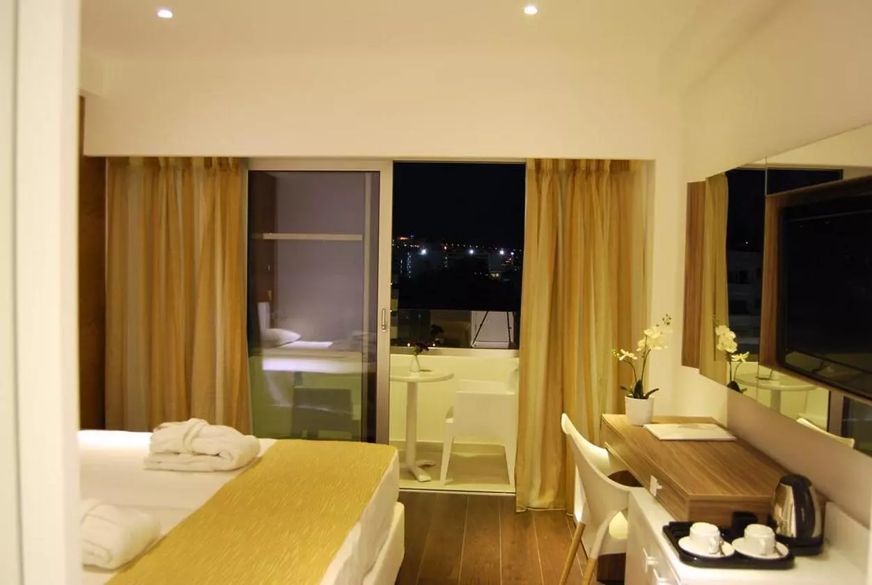 NESTOR_SHABAVIZ (14).jpg